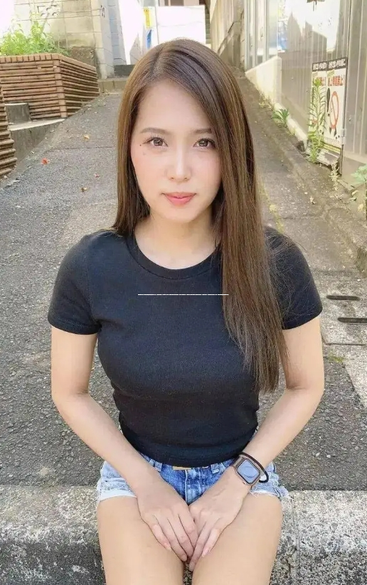 万篇长征黑料不打烊往期内容回顾,在当今这个信息爆炸的时代,隐私泄露已成为娱乐圈的一大难题。无论是社交媒体上的无意泄露,还是被恶意黑客攻击,明星们的私人生活总是容易被暴露在公众视野中。一旦隐私被侵犯,不仅会影响到明星的个人形象,更可能给他们带来无法挽回的伤害。