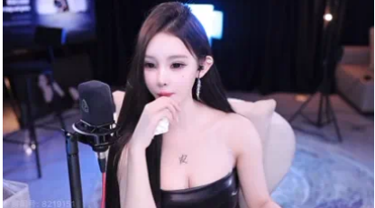女主播吐槽某音网友太抠,直播间在线人数几千竟无人刷礼物,网友锐评:你没有让人有消费欲望!