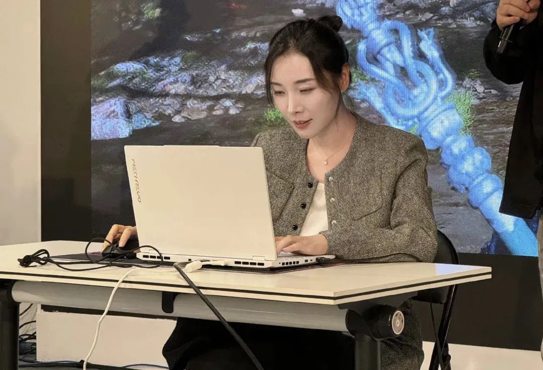 女流吐槽朋友借钱不还,去国外旅游不还钱,为了区区几万就不联系了?算什么朋友!网友热评:看你赚的多所以不还!