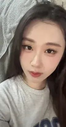 轩子巨2兔否认自己结过婚,被迫换号直播?素颜直播美出天际,网友直呼认不出来,轩子:美颜功劳!