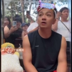 雪饼猴被碰瓷事件：善良给路费，反被嫌少又纠缠