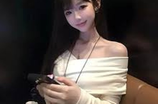檀健次人设崩塌向女网红示弱频送红包风波后复出现场彻底失控