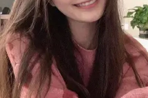 乔碧萝“掉马“始末：连麦时挡脸图失效露出真容打赏十万的大哥销号退场她自称策划炒作平台直接永久封停