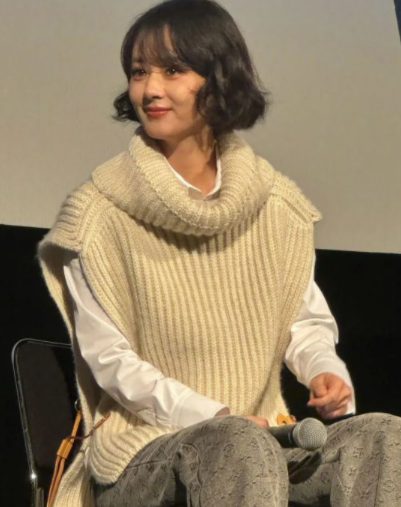 赵丽颖新造型开挂:短发时尚感十足