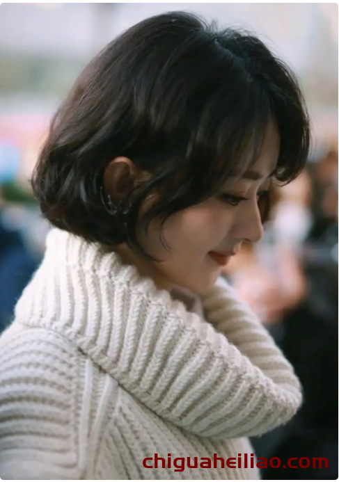 赵丽颖新造型开挂:短发时尚感十足