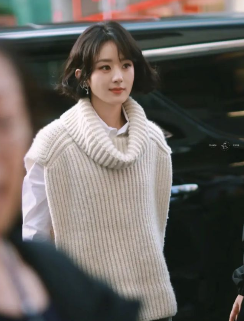 赵丽颖新造型开挂:短发时尚感十足