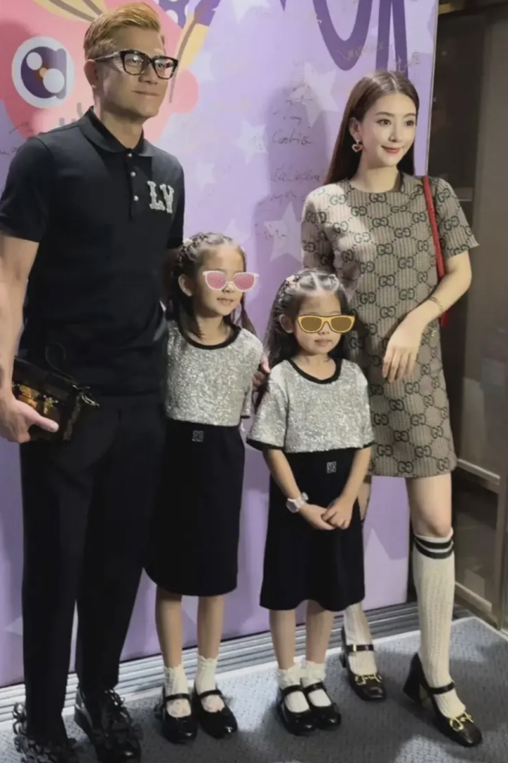 郭富城庆生照曝光,方媛两万裙装显高贵